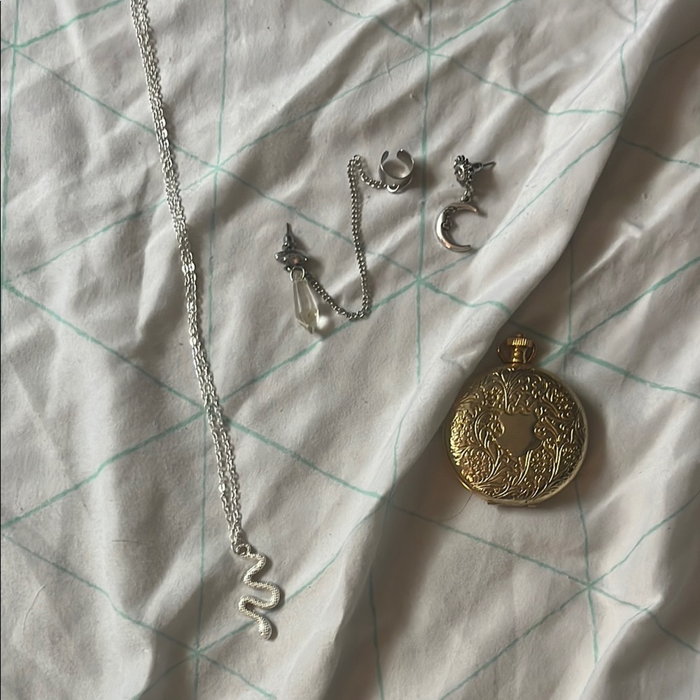 Elegant Gold and Silver Jewelry Set